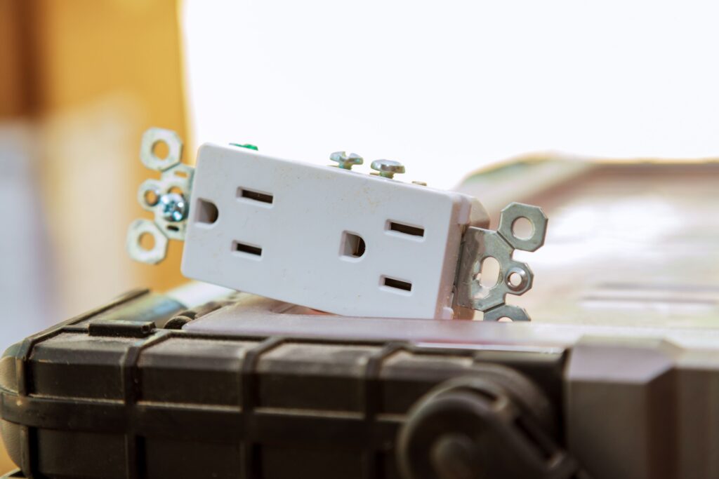 20 Dangerous Electrical Problems in Homes and Ways to Respond